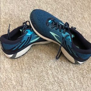 BROOKS ADRENALINE GTS 18